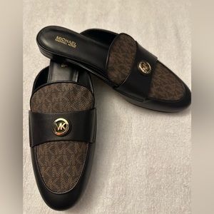 Michael Kors loafer slip on